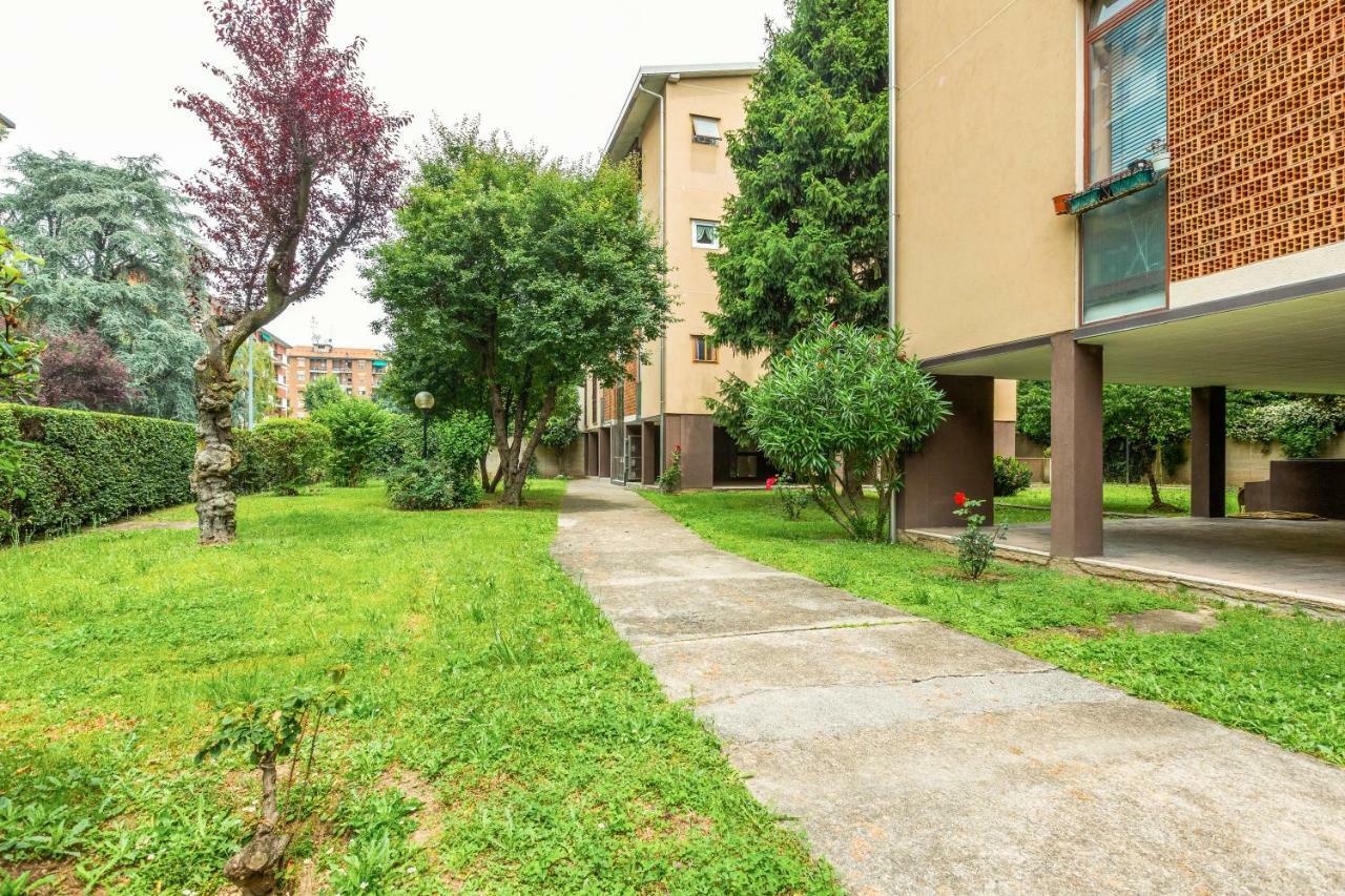 Апартаменты Bright Flat With Shared Garden Милан Экстерьер фото
